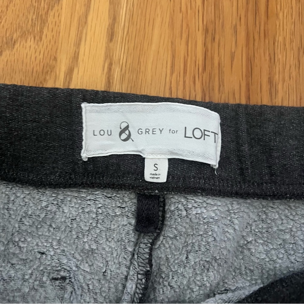 Lou & Grey for LOFT Dark Charcoal Skinny Leg Sweatpants | Size Small 🖤 - Picture 3 of 8